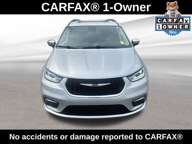 Used 2023 Chrysler Pacifica Limited image 2