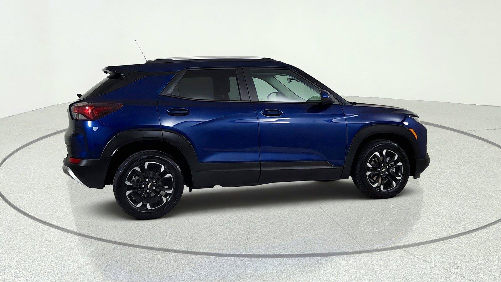Used 2023 Chevrolet TrailBlazer LT FWD image 7