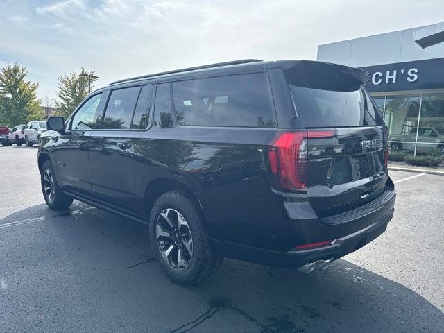 New 2026 GMC Yukon XL AT4 Ultimate AWD/4WD image 9