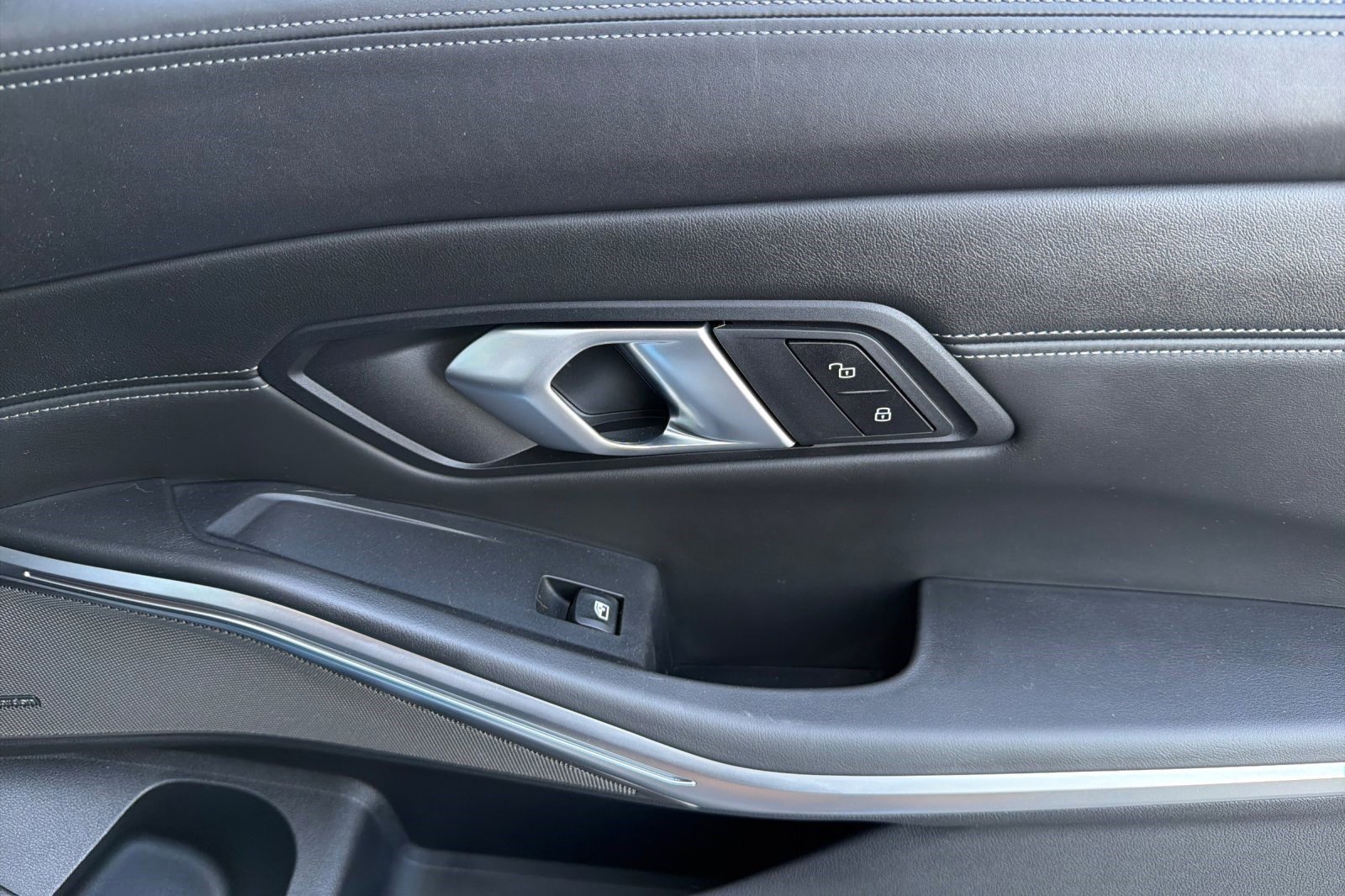 Used 2025 BMW M3 Competition w/ M Carbon Exterior Package image 21