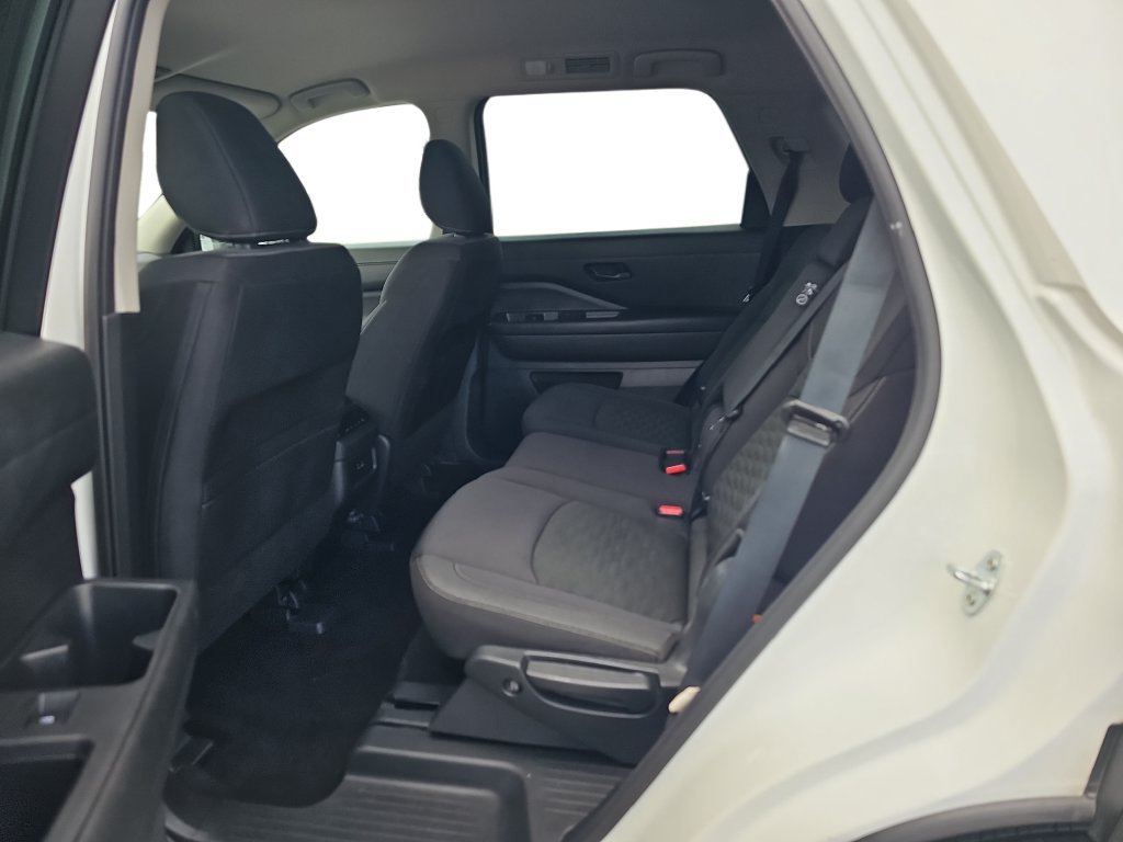 Used 2025 Nissan Pathfinder SV FWD image 14