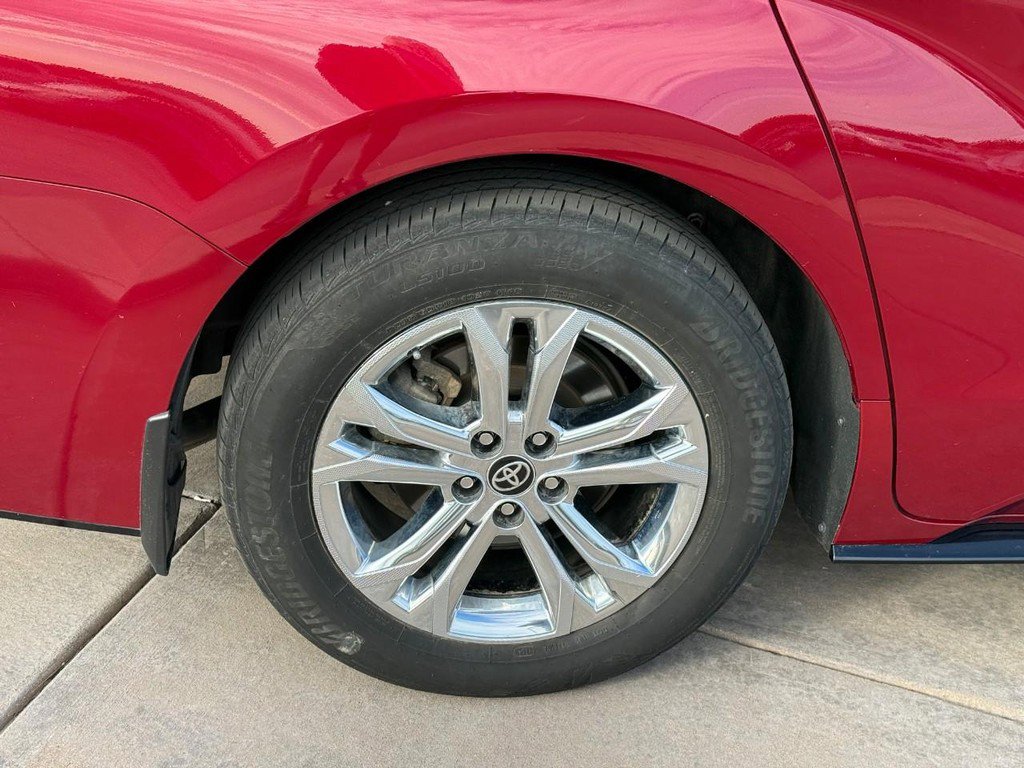 Certified 2023 Toyota Sienna Platinum AWD/4WD image 6