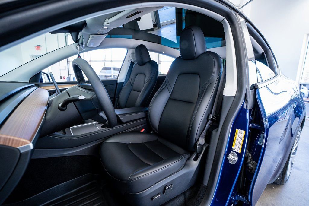 Used 2023 Tesla Model Y Long Range image 36