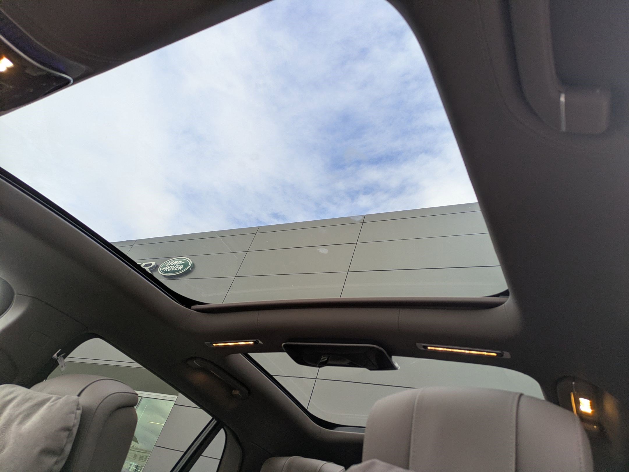 Used 2024 Mercedes-Benz Maybach EQS 680 4MATIC image 24