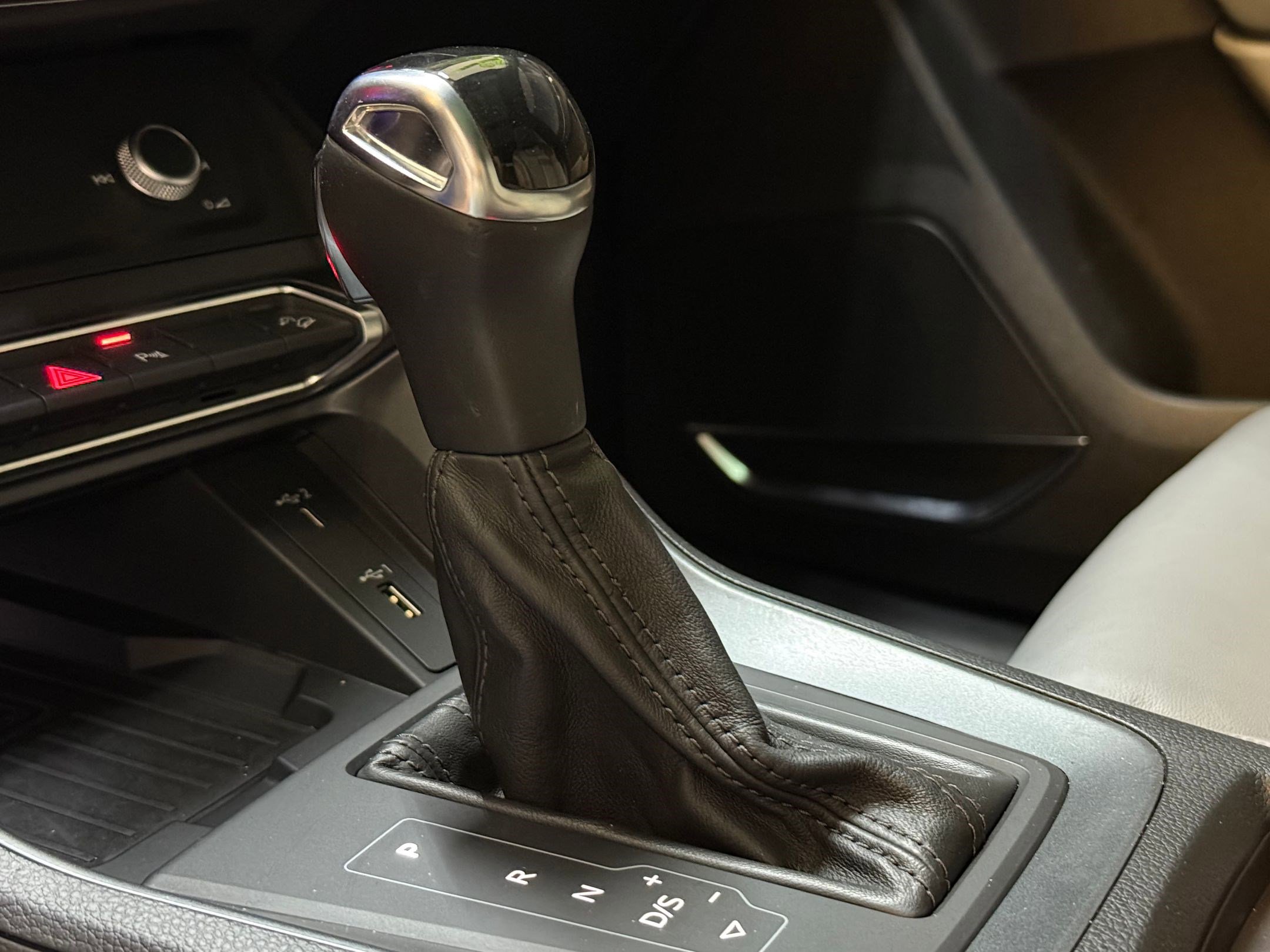 Used 2020 Audi Q3 2.0T Premium Plus w/ Premium Plus Package image 16