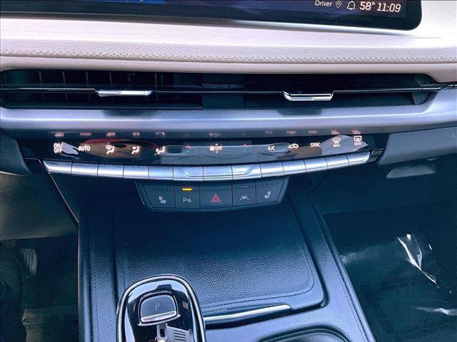 Used 2024 Cadillac XT4 Luxury w/ Cold Weather Package image 23