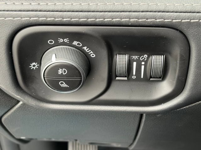 New 2026 RAM 3500 Limited AWD/4WD image 28