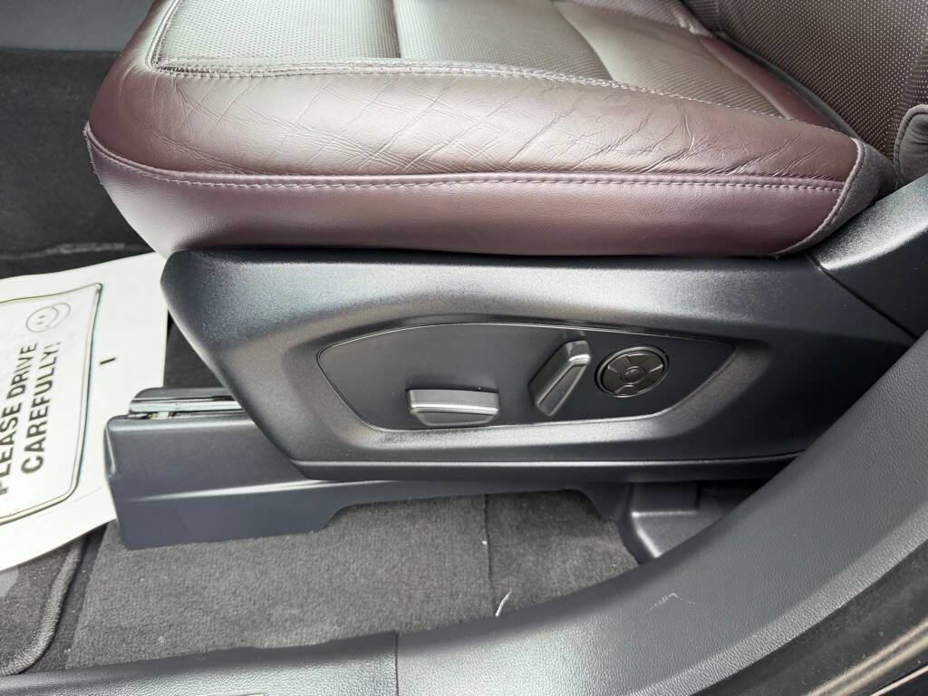 Used 2025 Ford Explorer Platinum w/ LUX Leather Package image 13