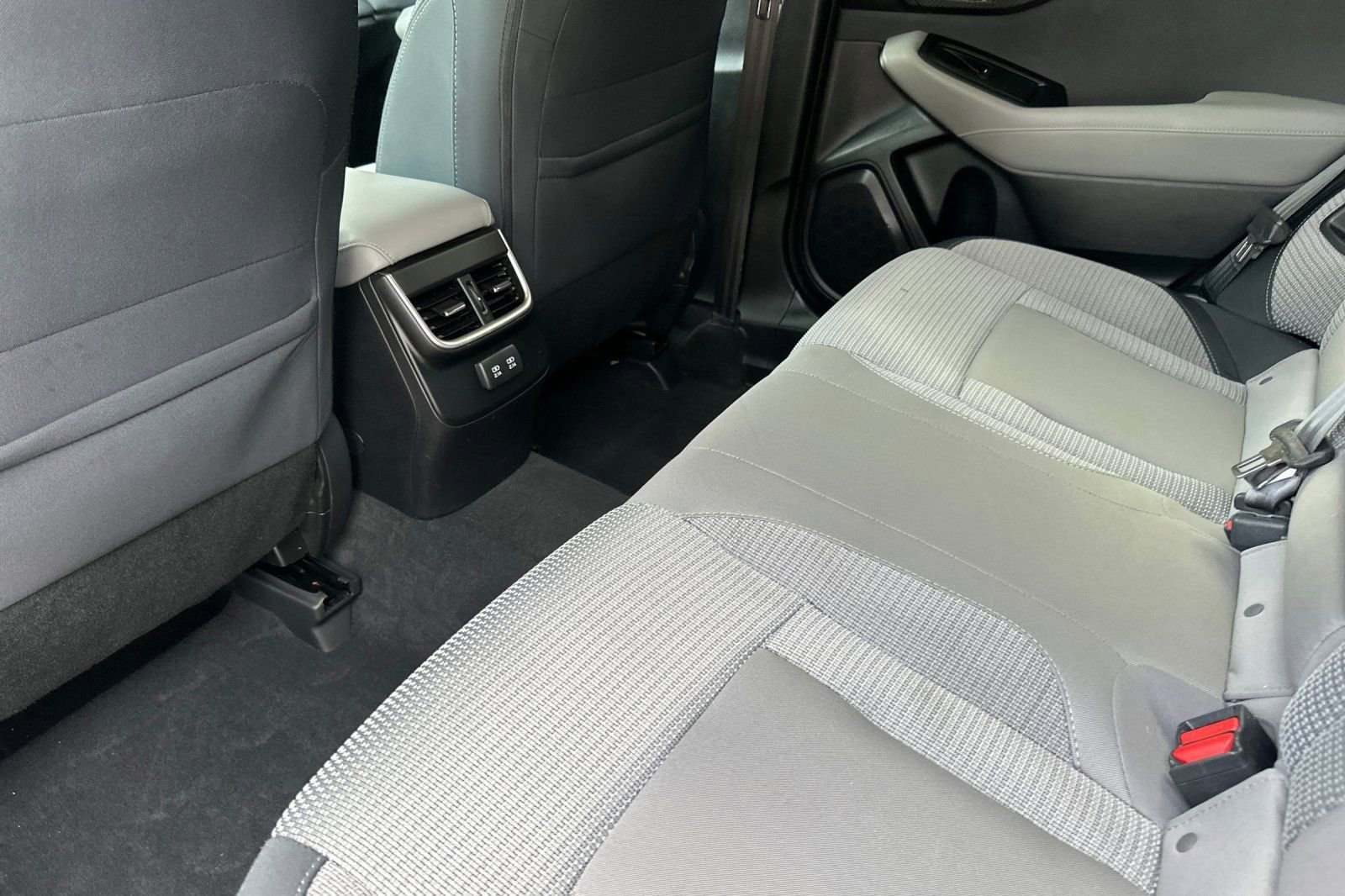 Used 2022 Subaru Outback Premium image 11