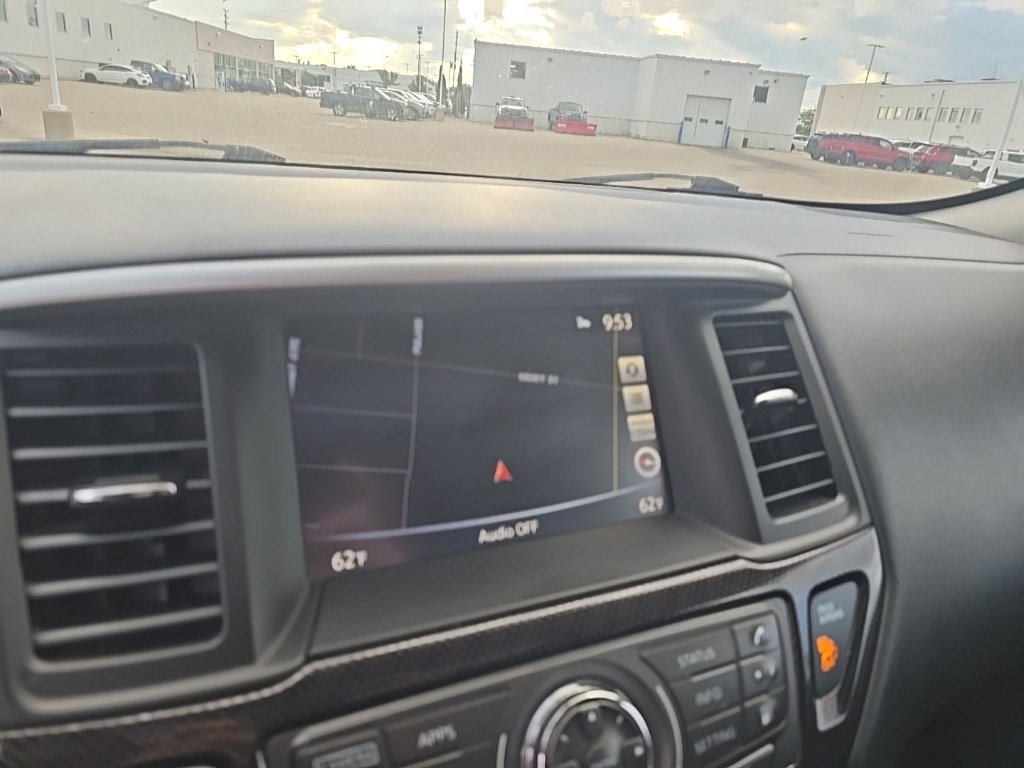 Used 2020 Nissan Pathfinder SL image 12