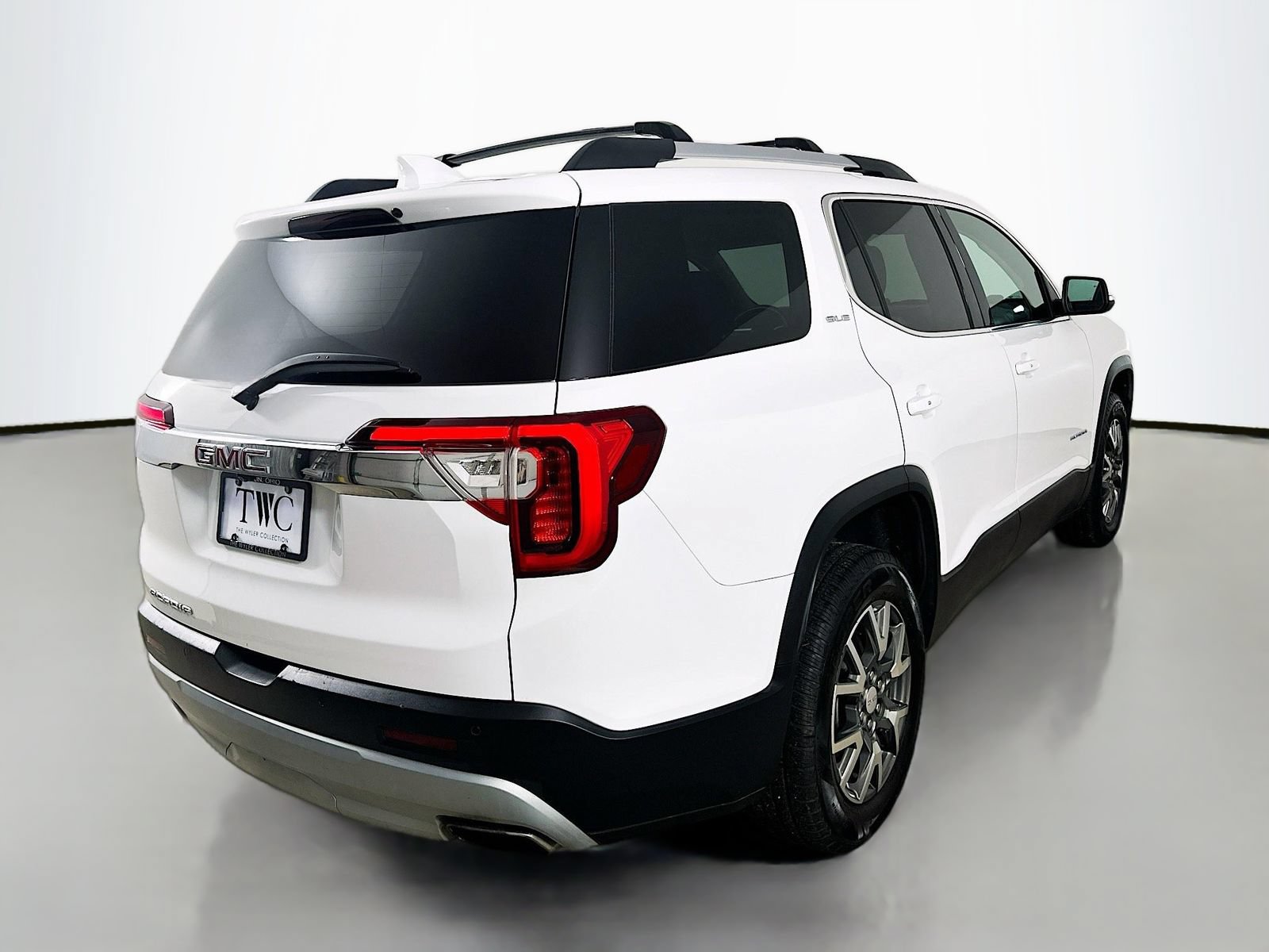 Used 2021 GMC Acadia SLE w/ Driver Convenience Package FWD image 5