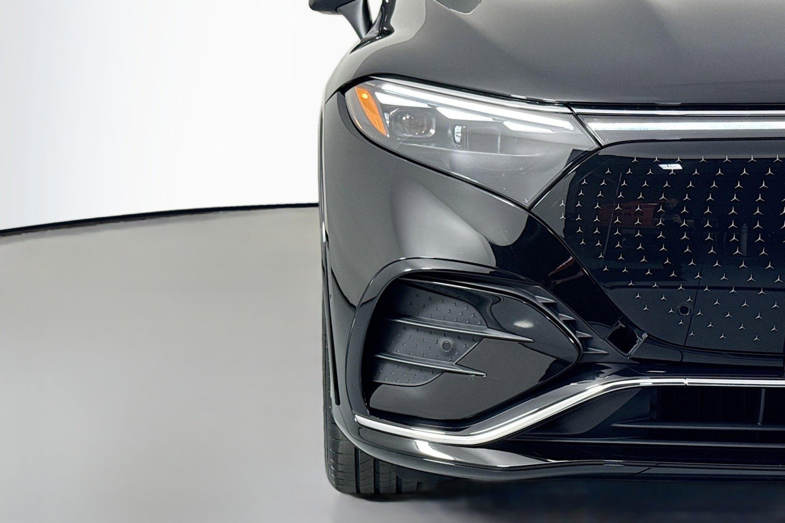 New 2026 Mercedes-Benz EQS 550 4MATIC SUV image 13