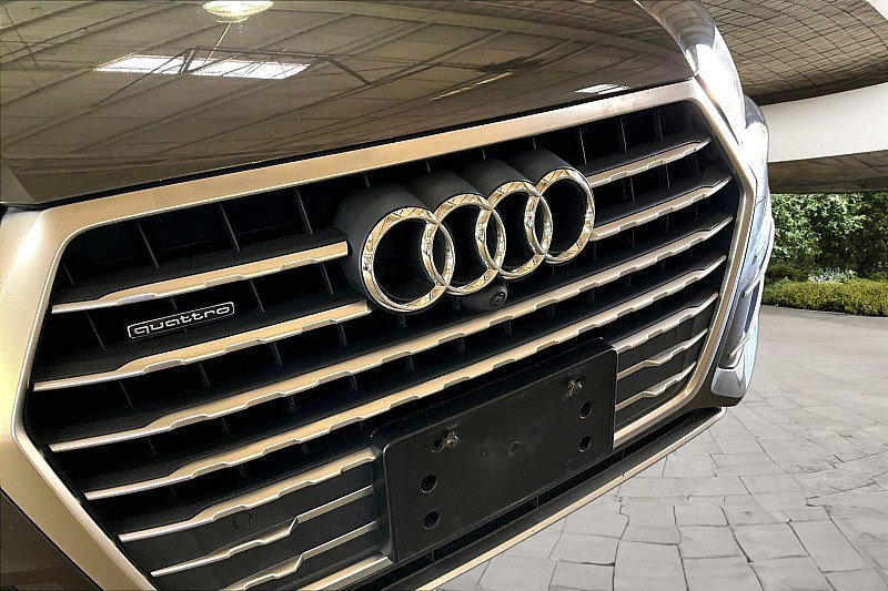 Used 2018 Audi Q7 3.0T Premium Plus w/ Premium Plus Package AWD/4WD image 24