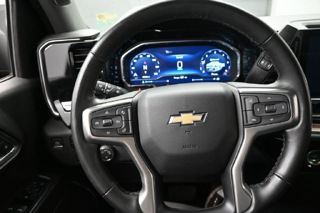 Used 2023 Chevrolet Silverado 1500 LT AWD/4WD image 8