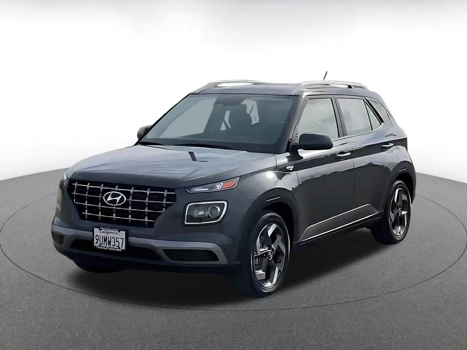 Used 2025 Hyundai Venue SEL image 7