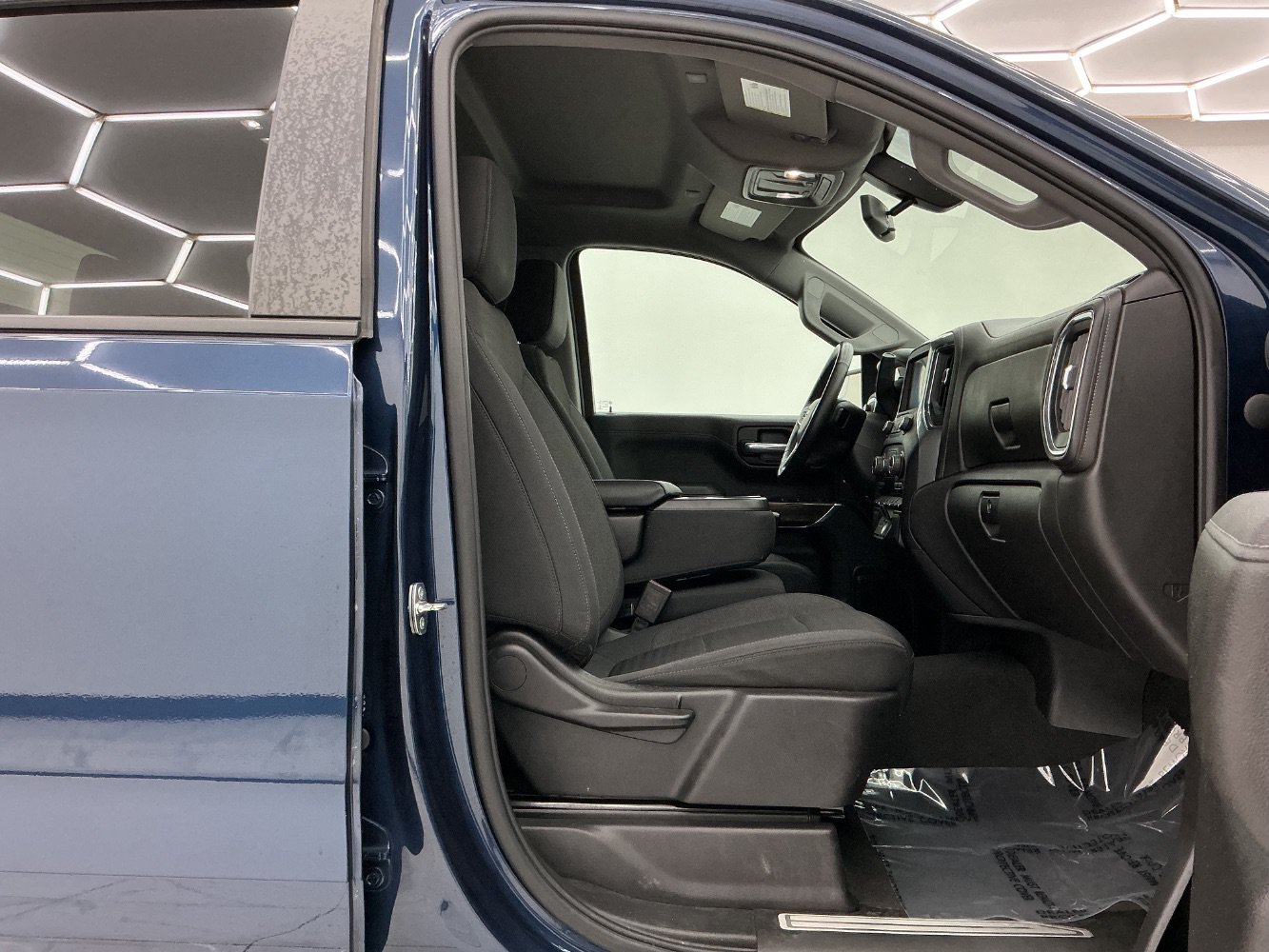 Used 2022 Chevrolet Silverado 1500 LT AWD/4WD image 15