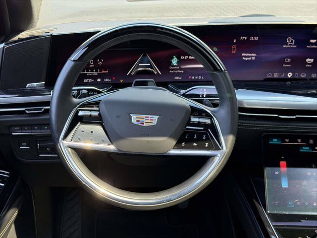Used 2025 Cadillac Escalade ESV Sport AWD/4WD image 17