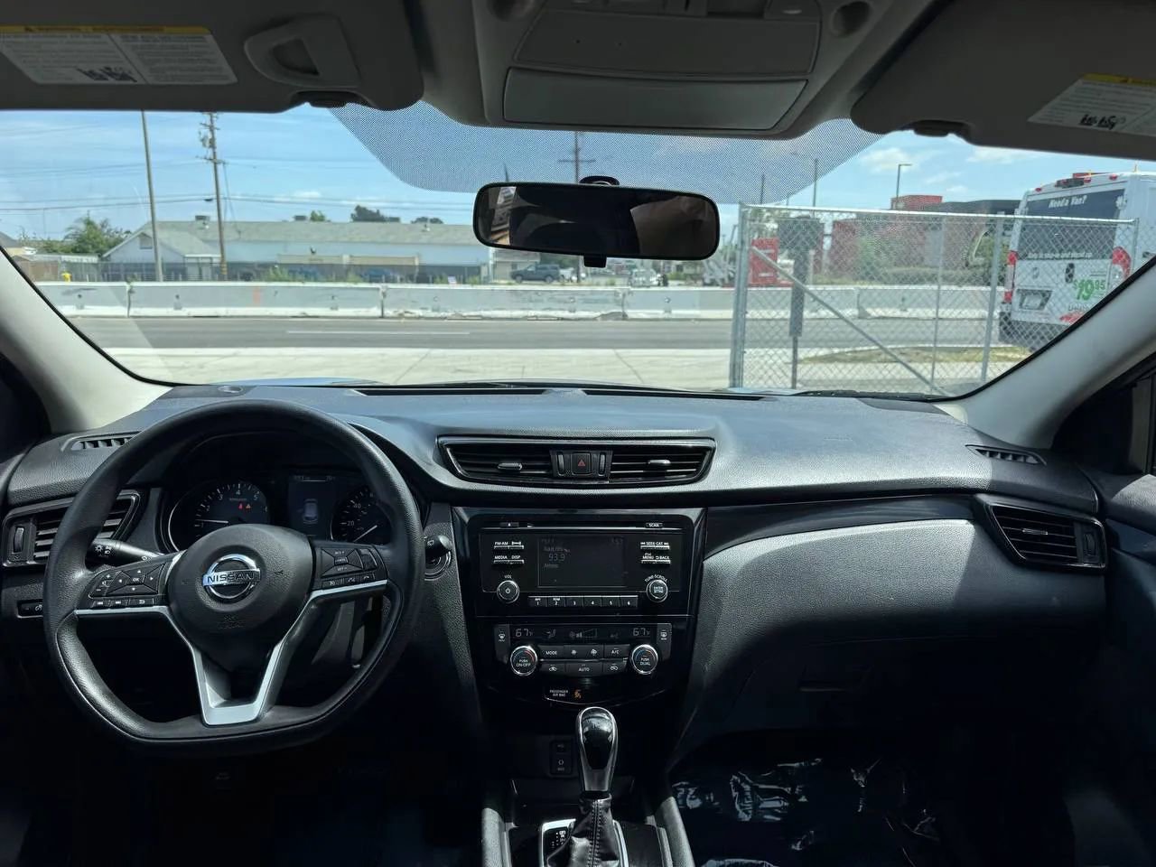 Used 2017 Nissan Rogue Sport SV FWD image 12