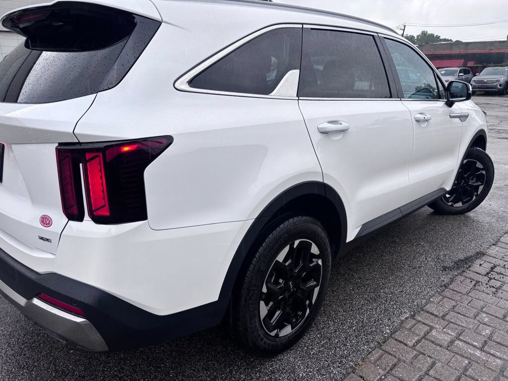 Used 2025 Kia Sorento S AWD/4WD image 7