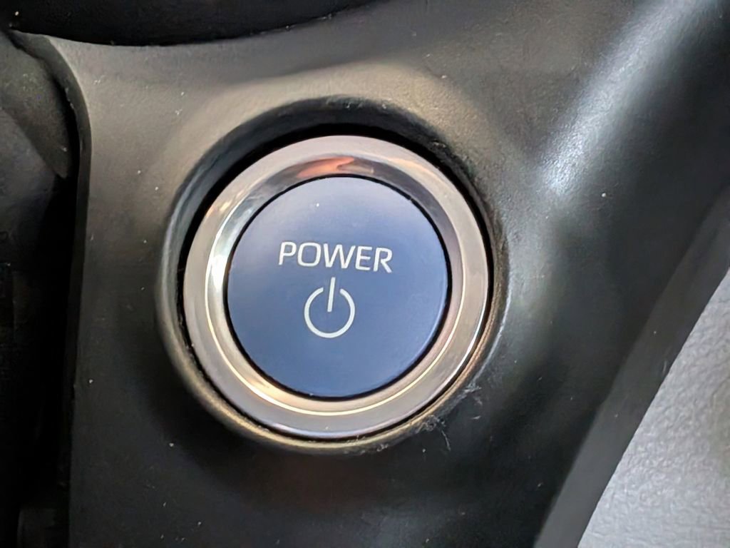 Used 2021 Toyota Sienna Limited image 32