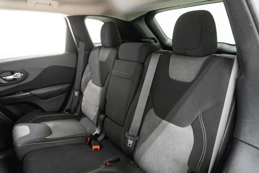 Used 2014 Jeep Cherokee Latitude image 20