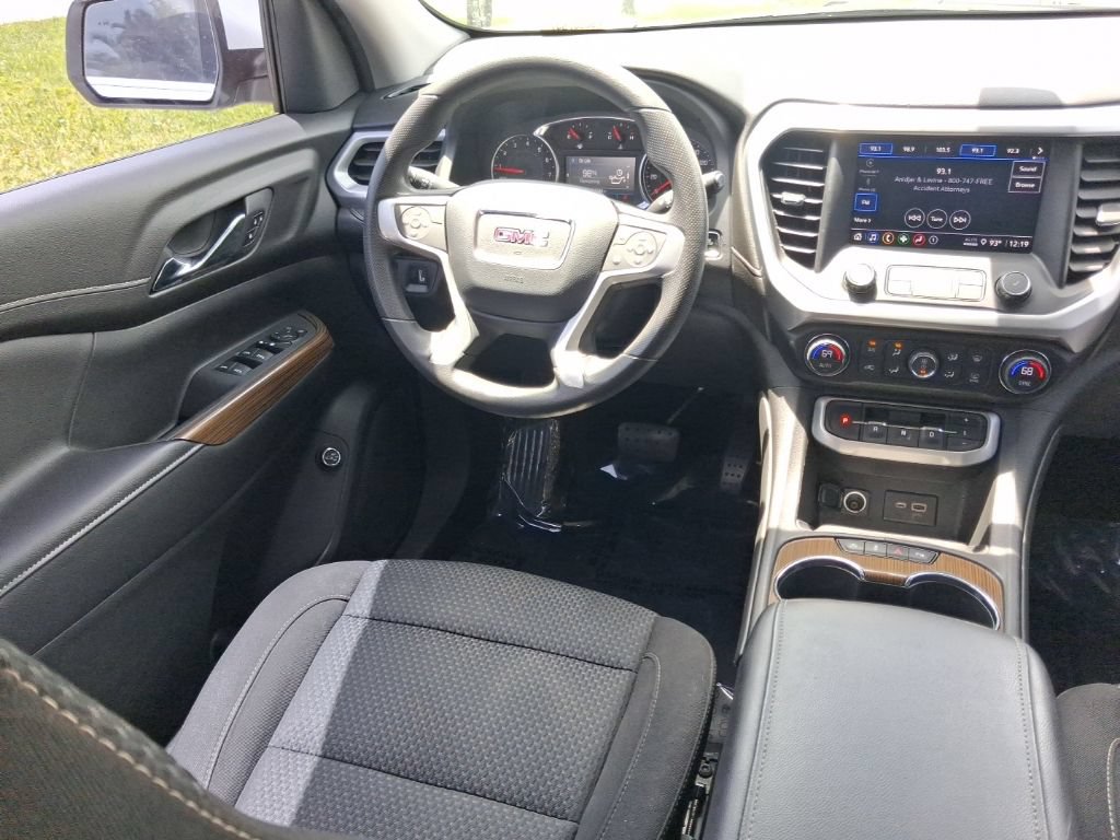 Used 2021 GMC Acadia SLE w/ Driver Convenience Package FWD image 9