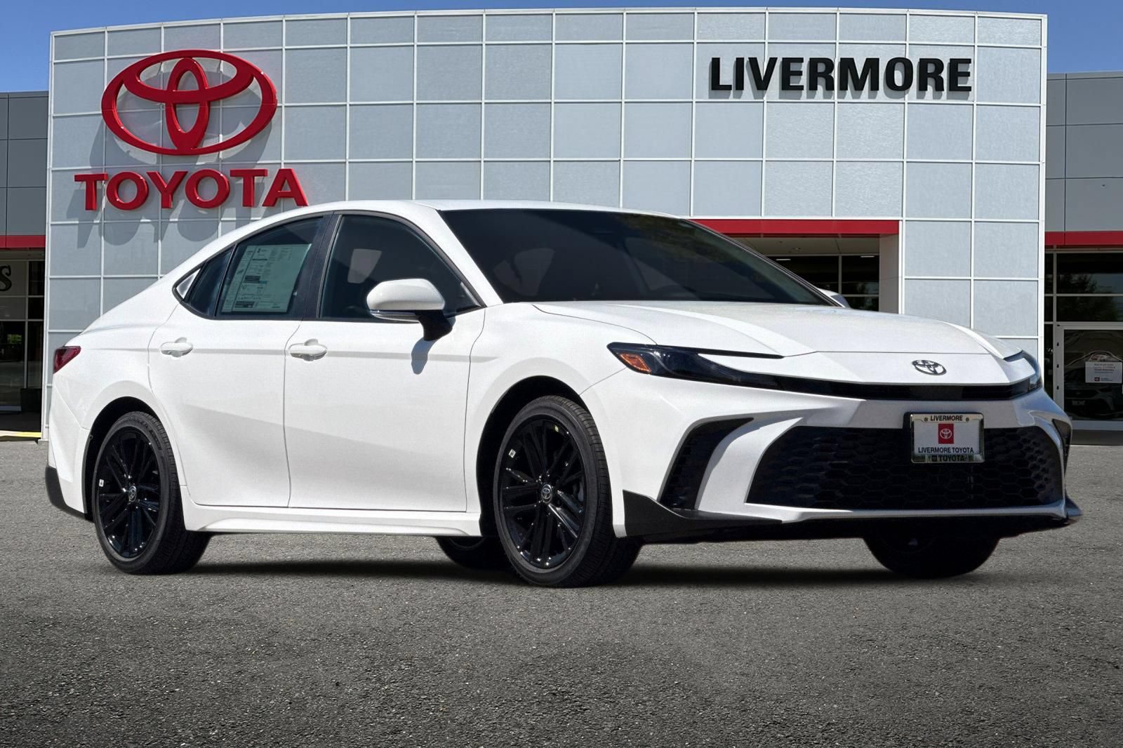 New 2025 Toyota Camry SE w/ Convenience Package FWD image 2