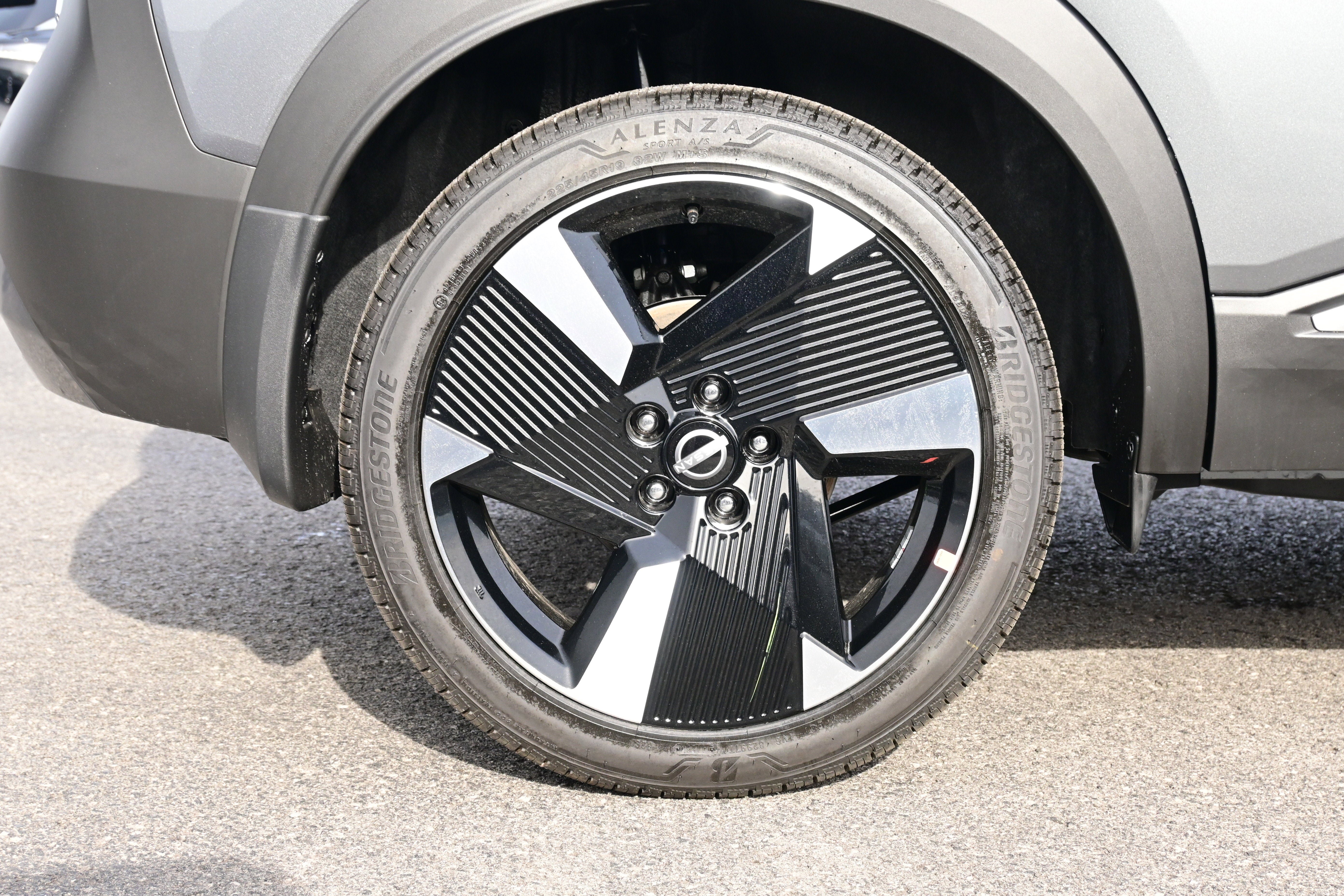 New 2026 Nissan Kicks SR w/ SR Premium Package AWD/4WD image 10