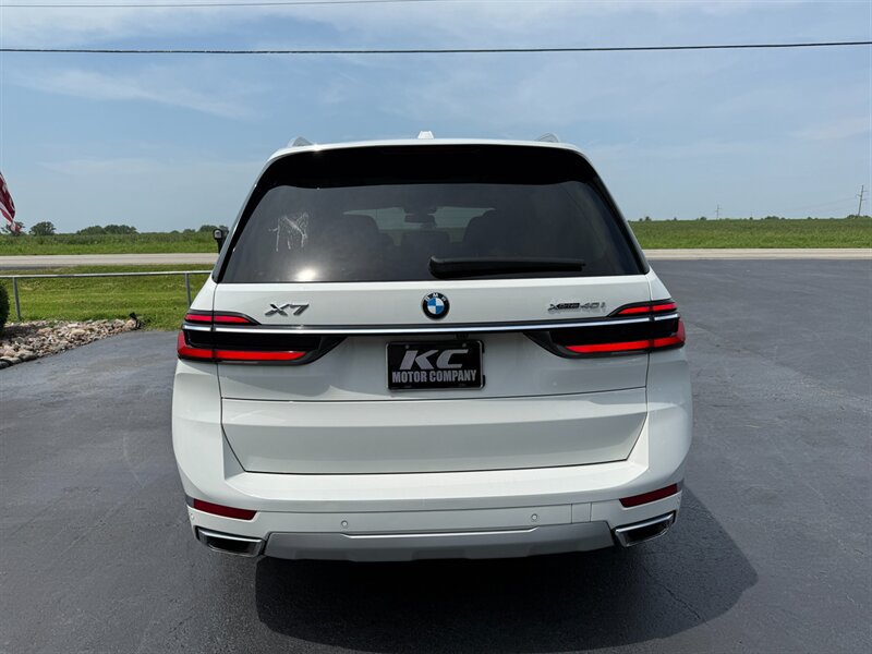 Used 2023 BMW X7 xDrive40i w/ Premium Package AWD/4WD image 8