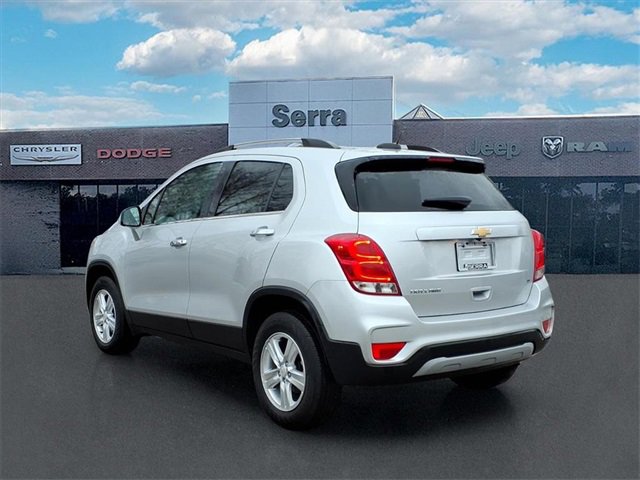 Used 2019 Chevrolet Trax LT w/ LT Convenience Package image 4