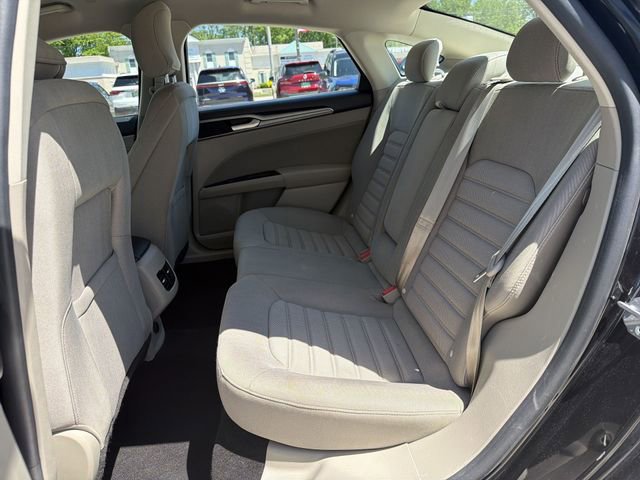 Used 2019 Ford Fusion SE FWD image 24