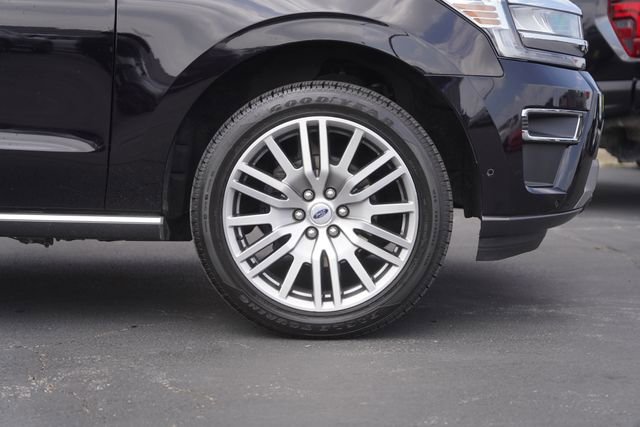 Used 2022 Ford Expedition Limited RWD image 4