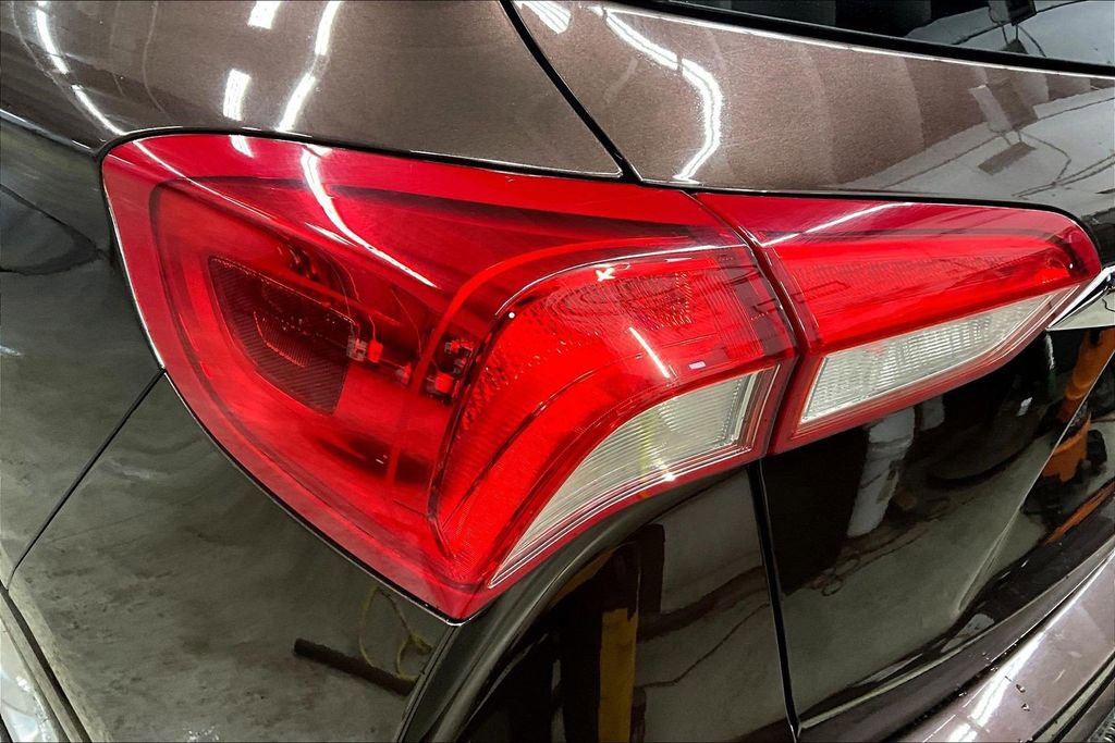 Used 2020 Buick Envision Essence w/ LPO, Road Trip Package image 23