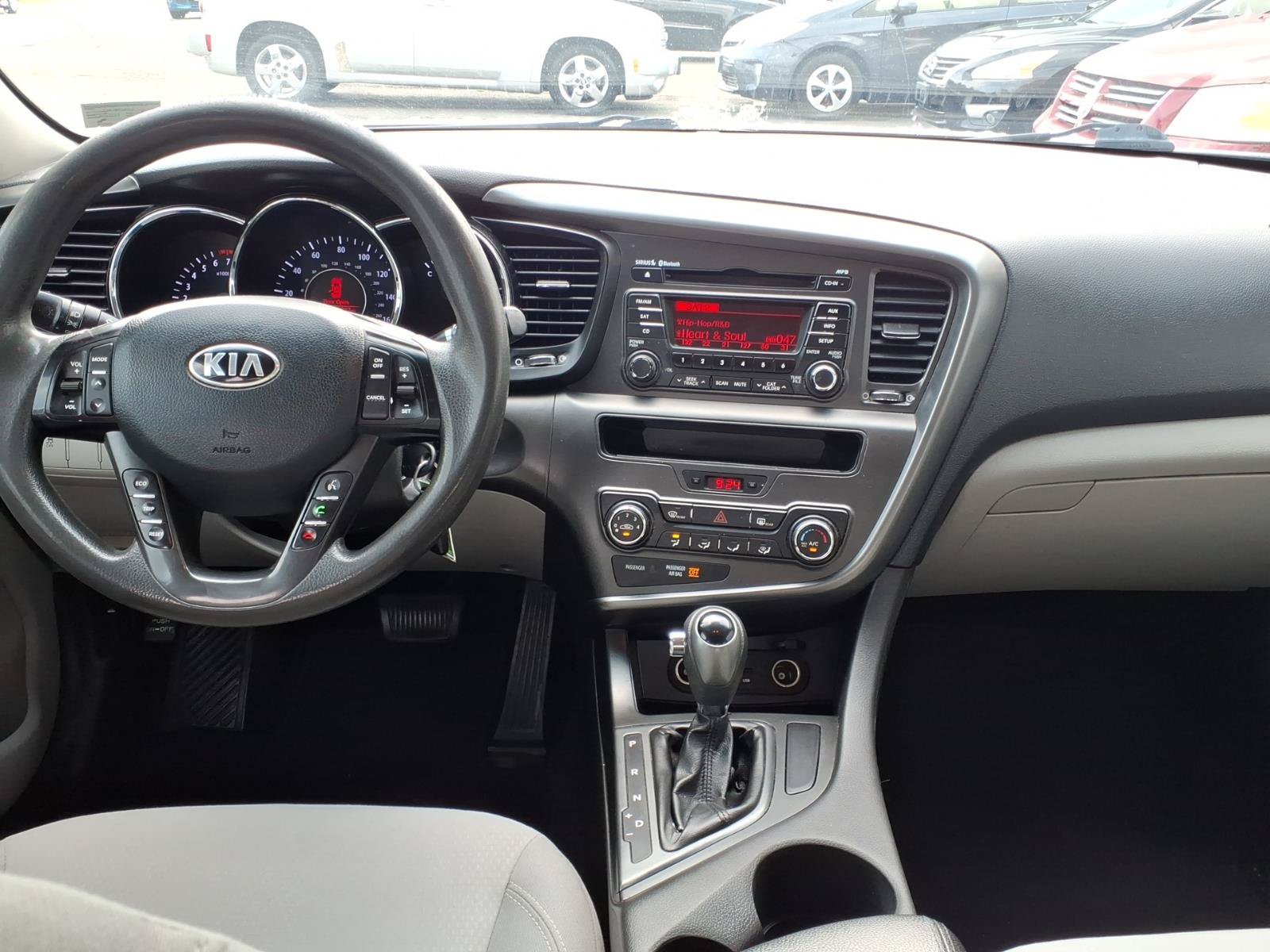 Used 2013 Kia Optima LX FWD image 7