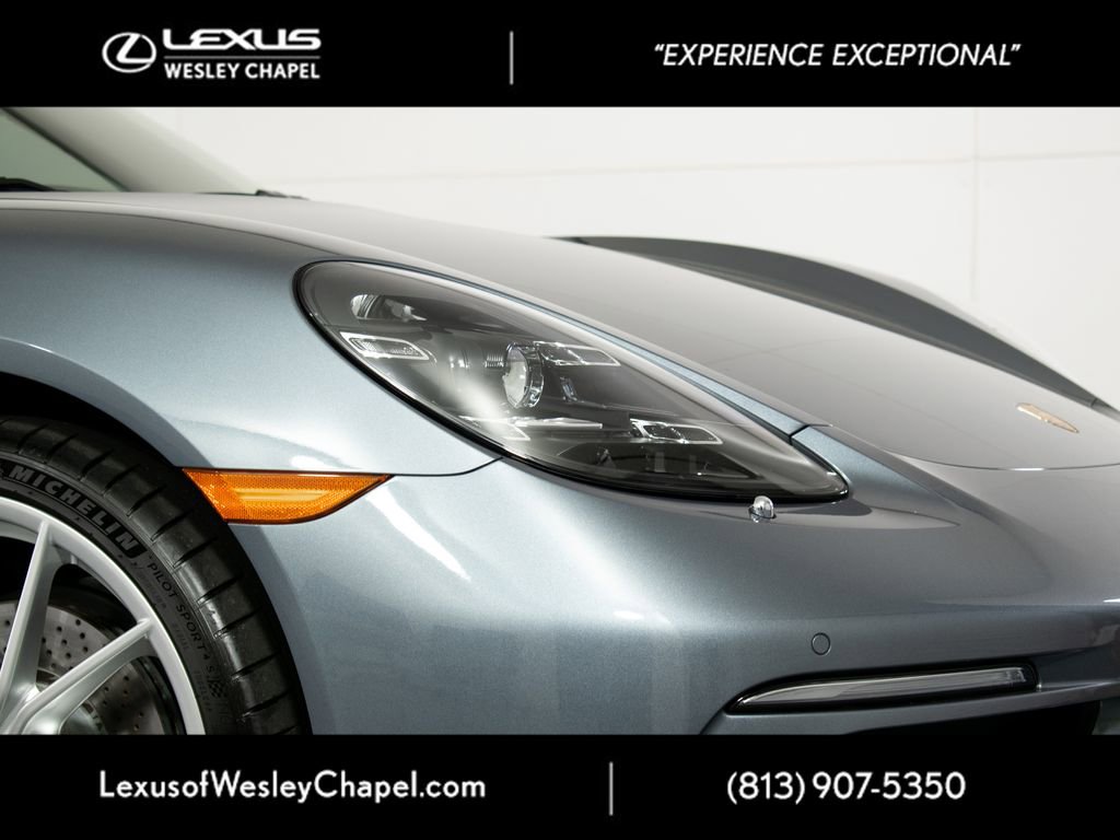 Used 2025 Porsche 718 Cayman RWD image 4
