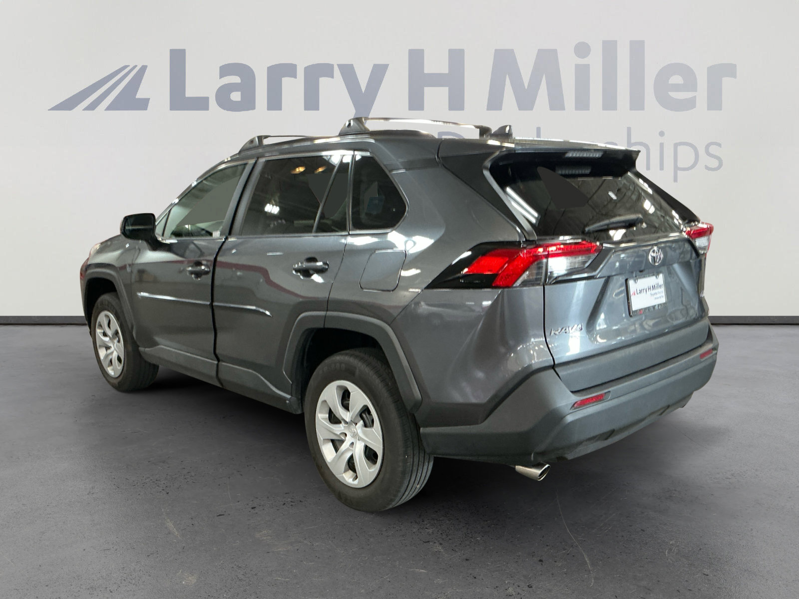 Certified 2021 Toyota RAV4 LE image 3