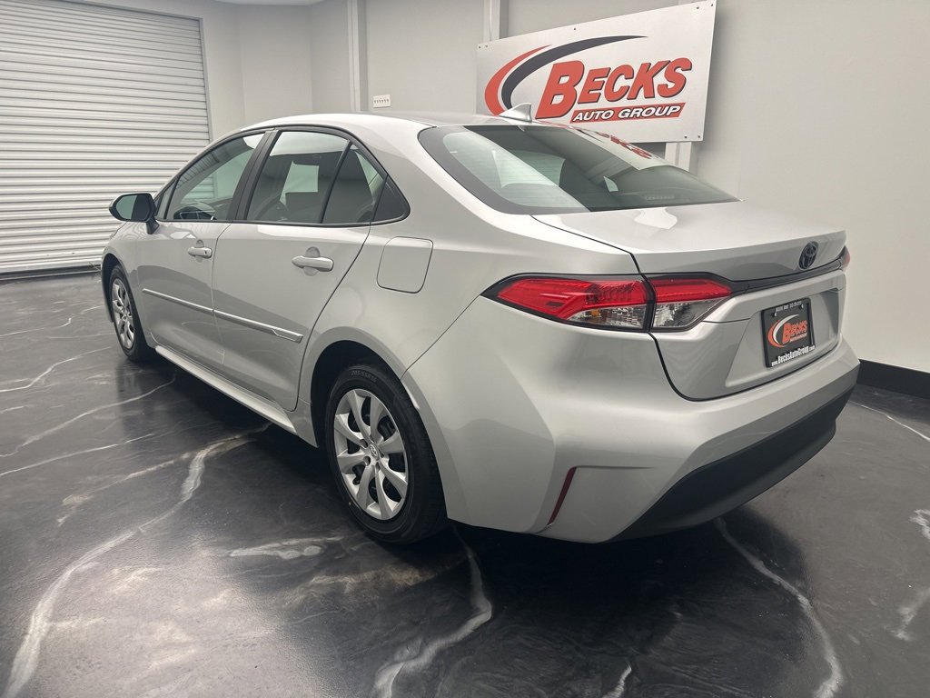 Used 2023 Toyota Corolla LE image 4