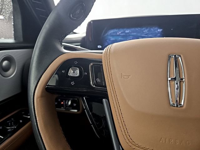 Used 2025 Lincoln Aviator Black Label AWD/4WD image 24