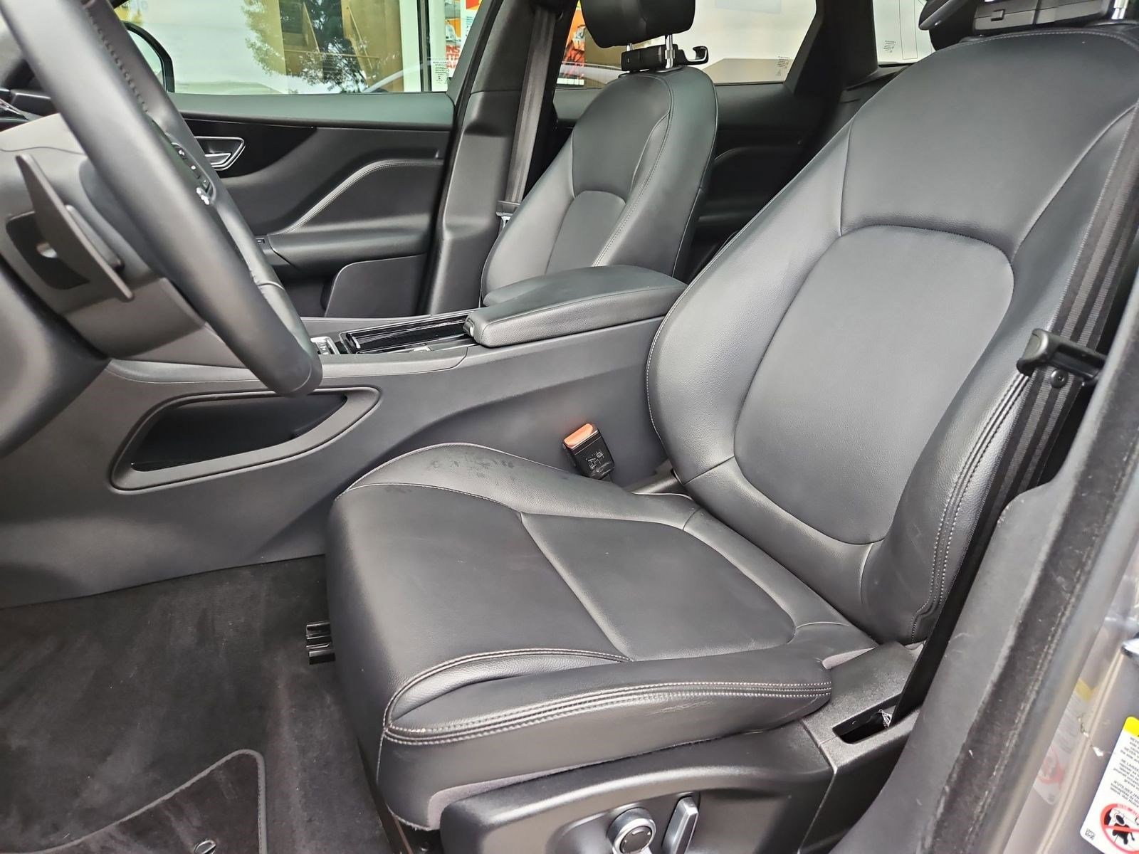 Used 2020 Jaguar F-PACE Premium AWD/4WD image 5