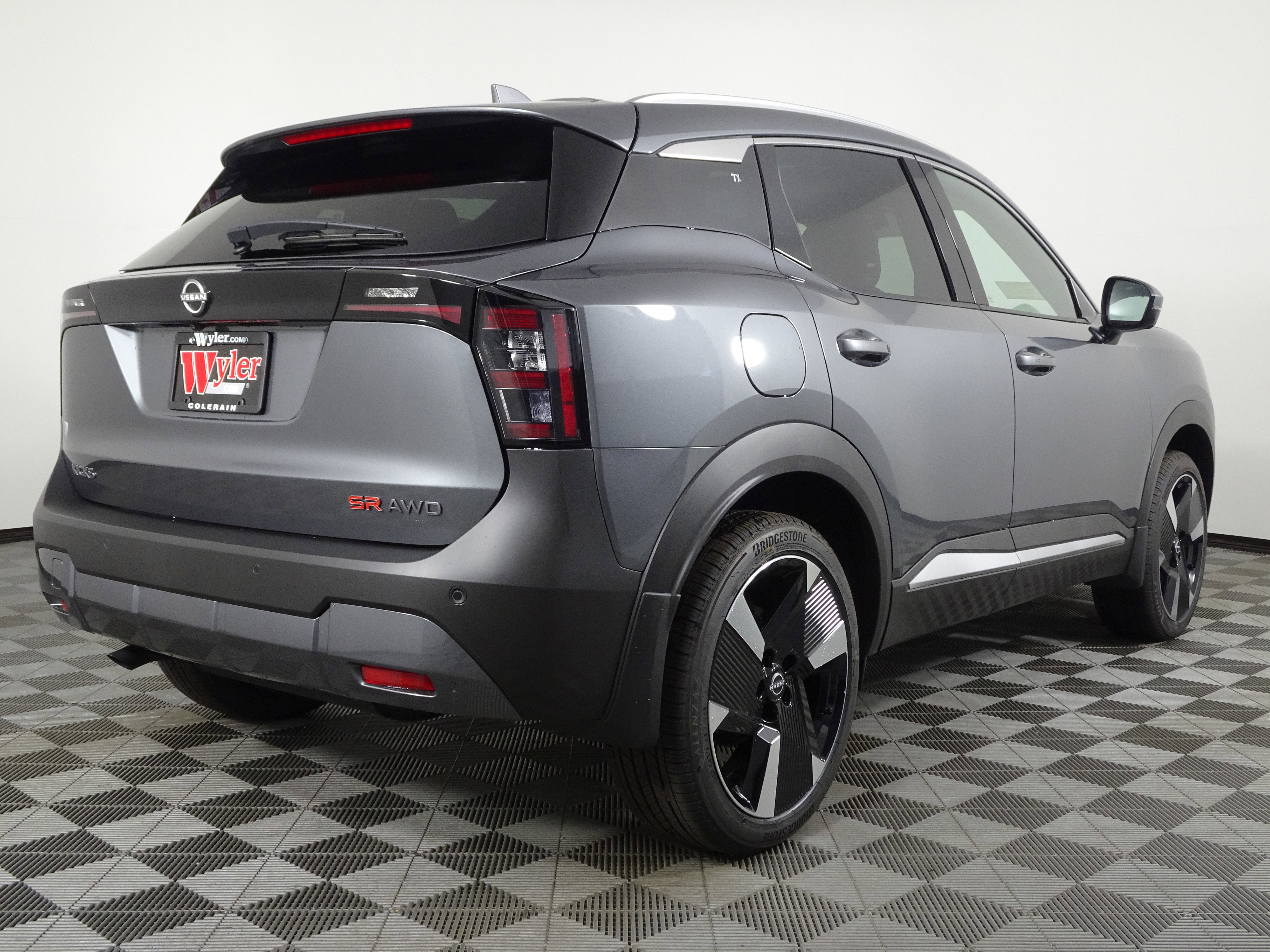 New 2025 Nissan Kicks SR w/ SR Premium Package image 3