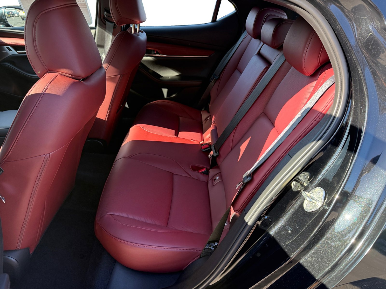 New 2026 MAZDA MAZDA3 Hatchback w/Premium Plus Pkg image 16