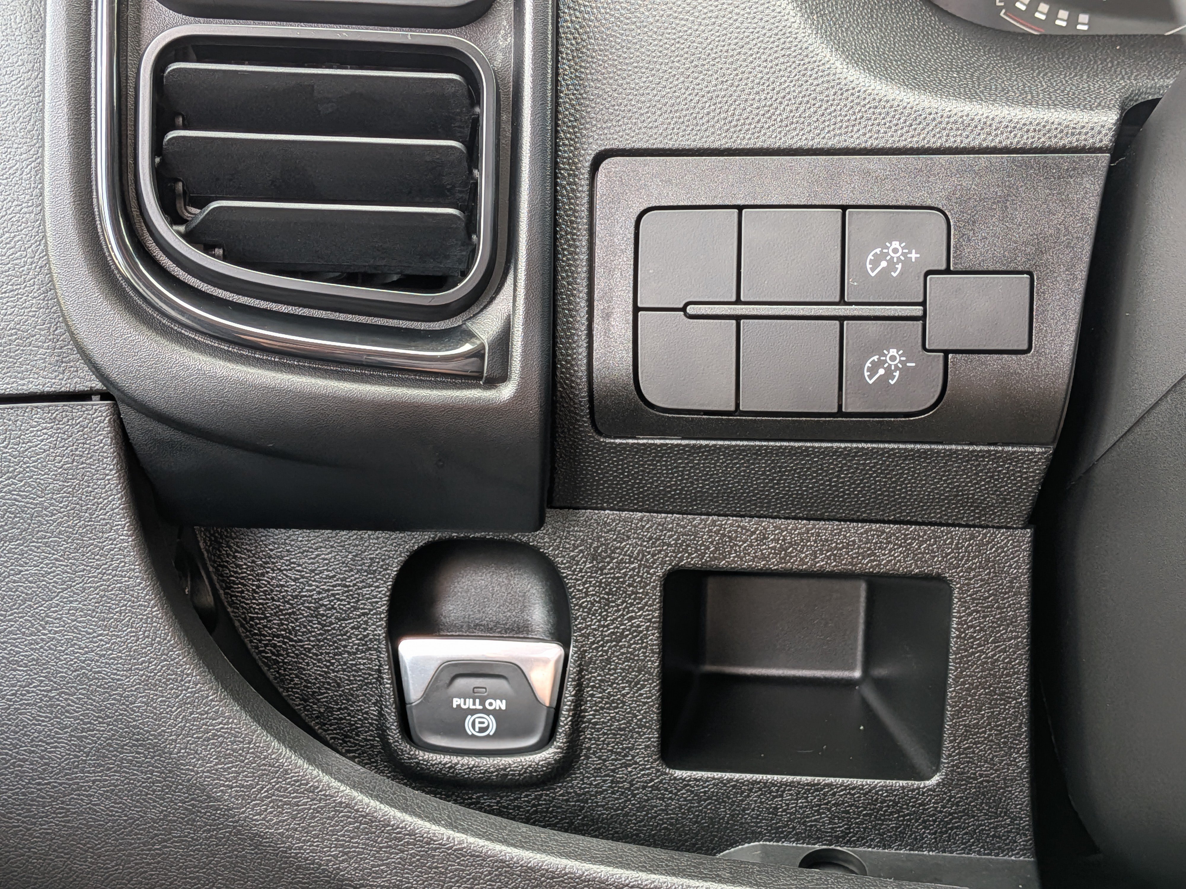 Used 2025 RAM ProMaster 1500 FWD image 21