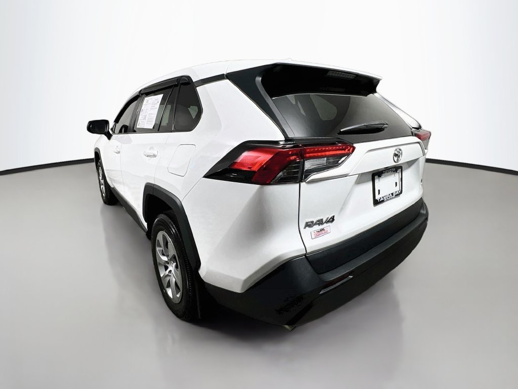 Used 2023 Toyota RAV4 LE AWD/4WD image 5