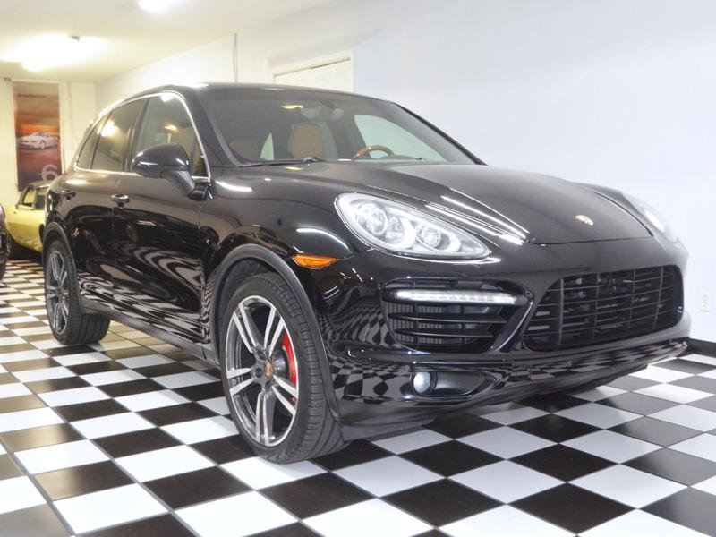 Used 2014 Porsche Cayenne Turbo w/ Comfort Plus Package (PU4) image 3