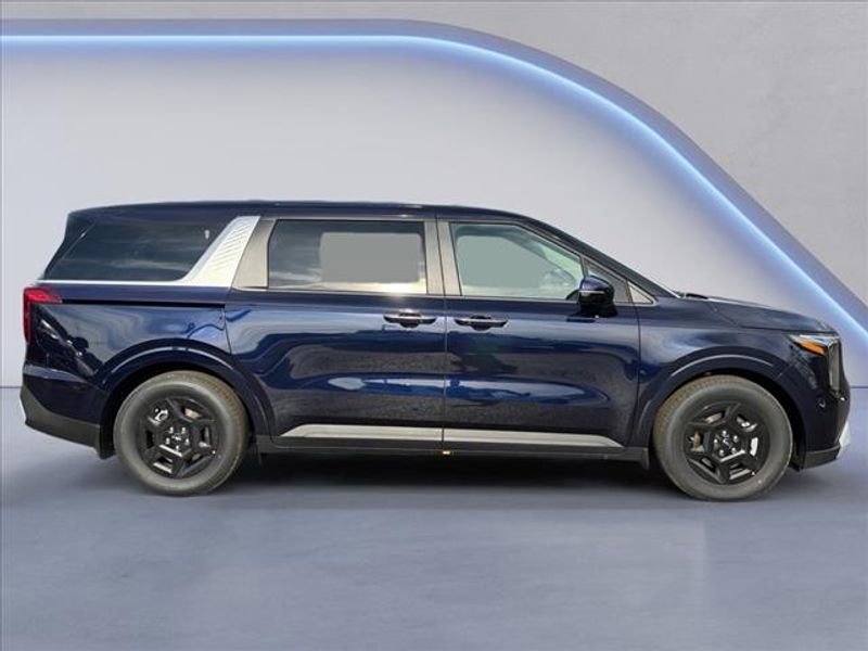 New 2026 Kia Carnival LXS video 2