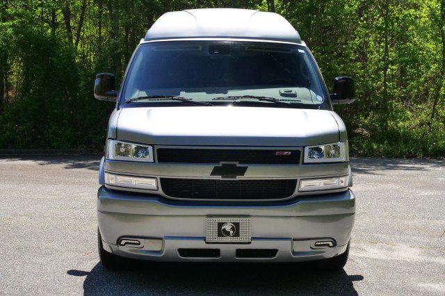 Used 2025 Chevrolet Express 2500 w/ Driver Convenience Package image 5