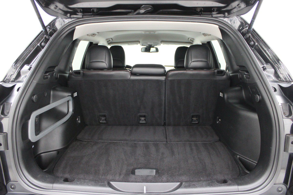 Used 2015 Jeep Cherokee Trailhawk AWD/4WD image 9