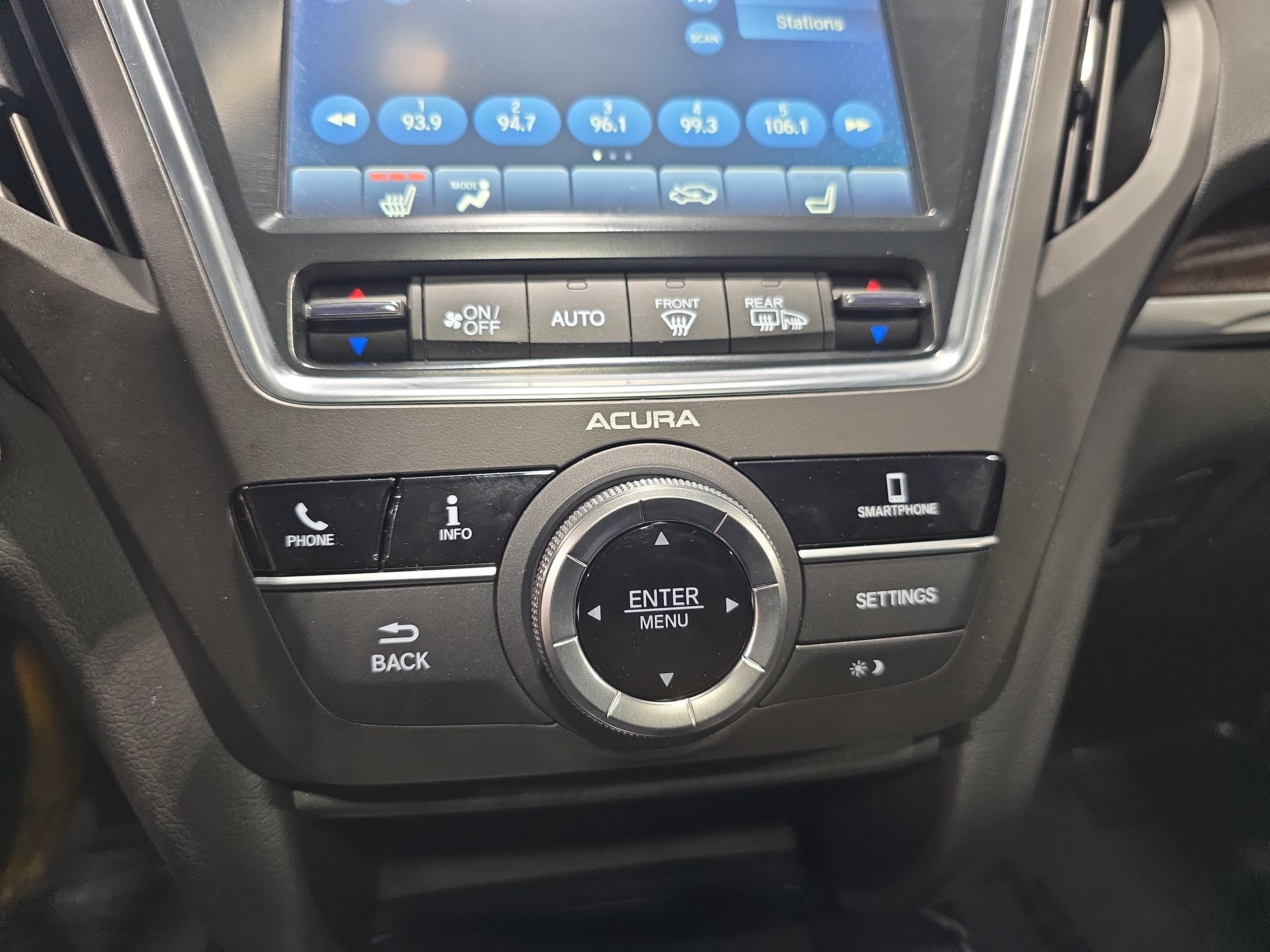 Used 2020 Acura MDX FWD image 22