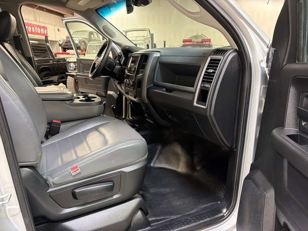 Used 2018 RAM 2500 Tradesman w/ Chrome Appearance Group AWD/4WD image 33