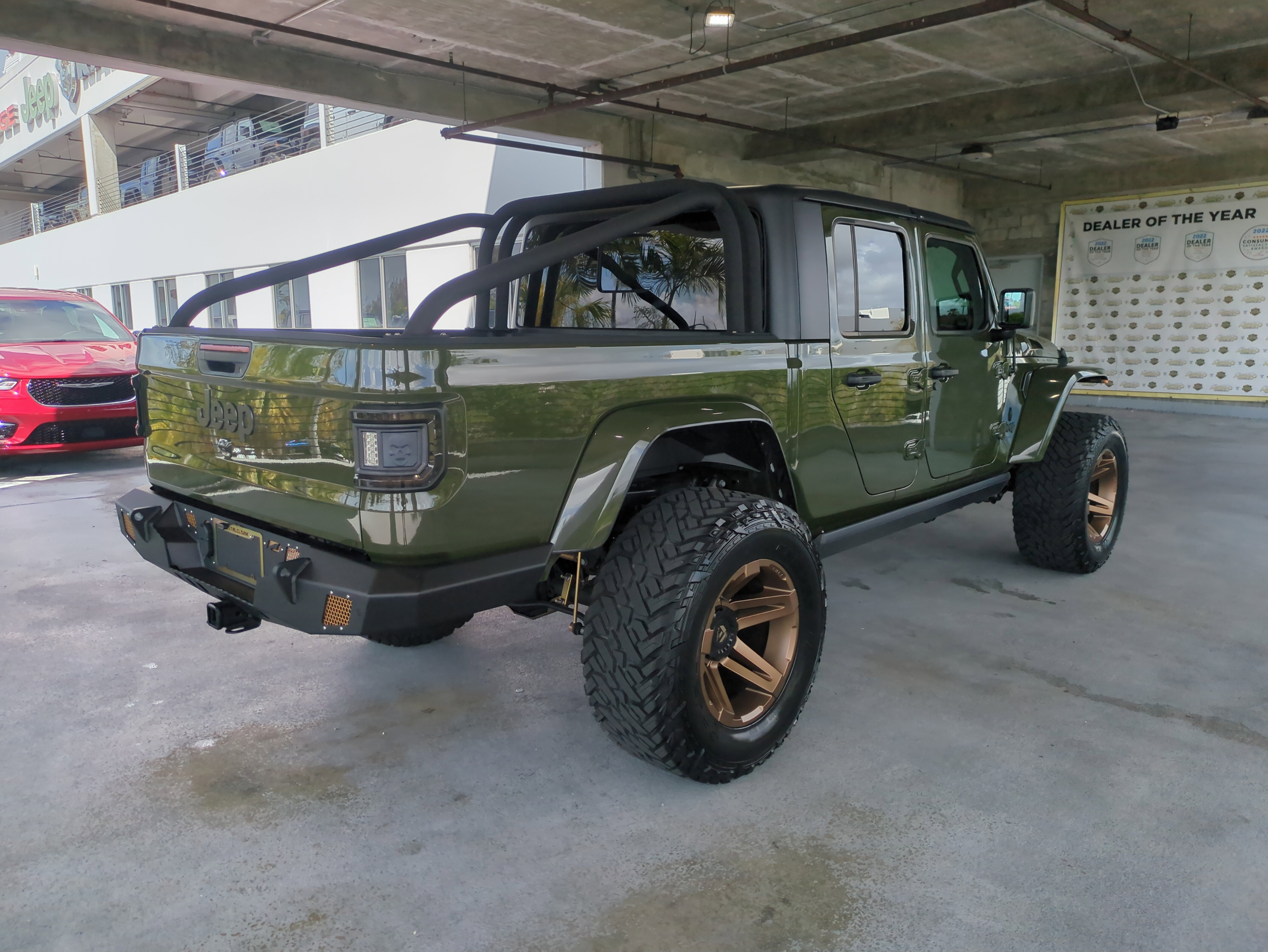 Used 2023 Jeep Gladiator Sport image 5